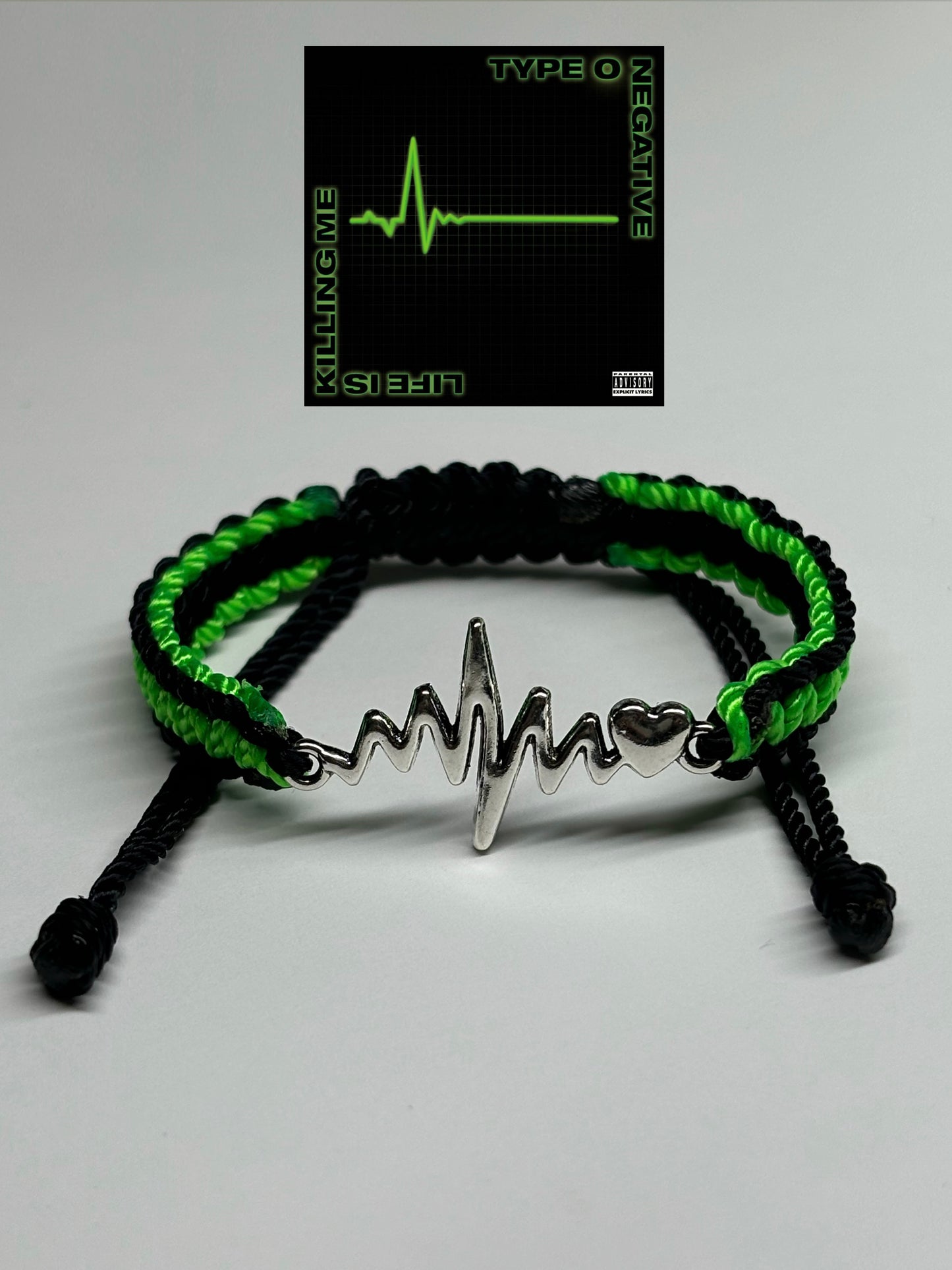 LIKM string bracelet